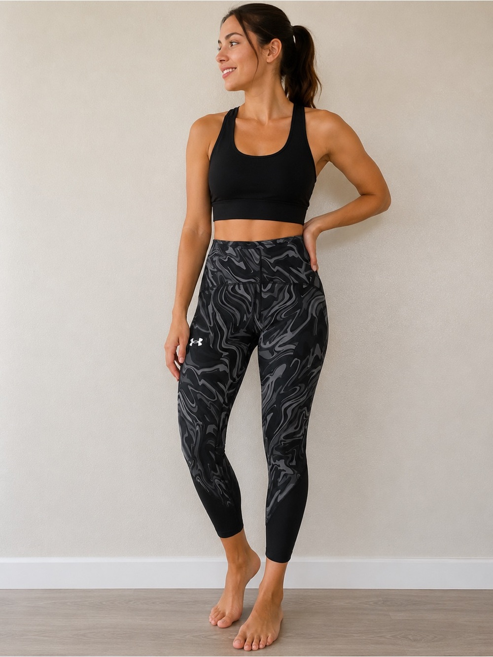 Under Armour Women’s Black Marble Print High-Rise Crop Leggings size Medium - Picture 1 of 13